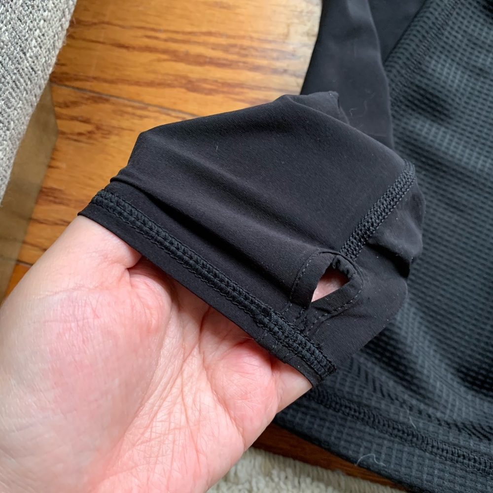Workout top - Picture 3 of 6